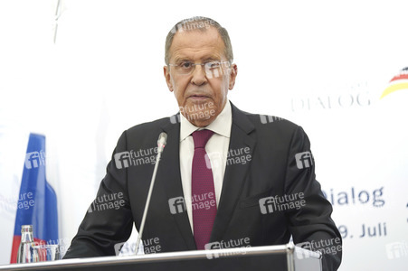 Pressekonferenz mit Heiko Maas und Sergei Lawrow in Königswinter