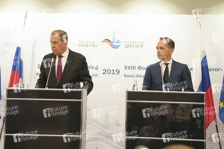 Pressekonferenz mit Heiko Maas und Sergei Lawrow in Königswinter