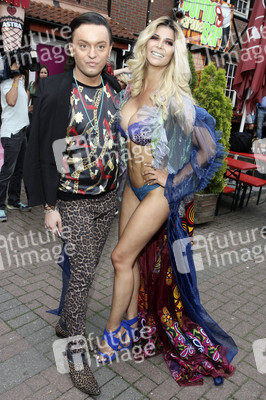 Eröffnung der Porno Karaoke Bar in Hamburg