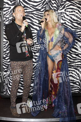 Eröffnung der Porno Karaoke Bar in Hamburg