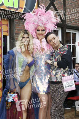 Eröffnung der Porno Karaoke Bar in Hamburg