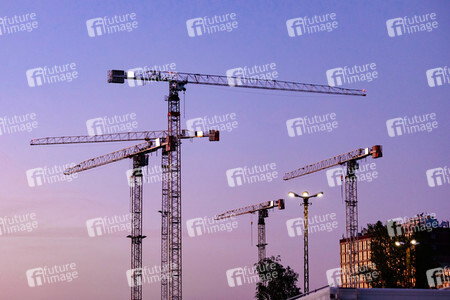 Symbolfoto Baukräne