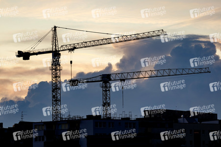 Symbolfoto Baukräne