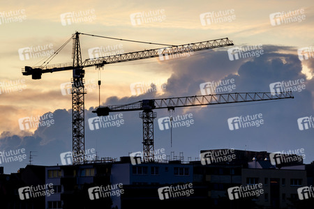Symbolfoto Baukräne