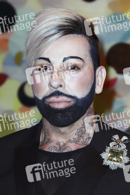 PETA-Kampagne mit Harald Glööckler in Hamburg