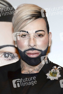 PETA-Kampagne mit Harald Glööckler in Hamburg