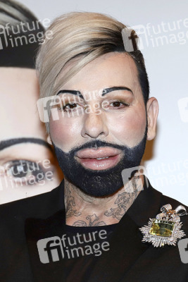 PETA-Kampagne mit Harald Glööckler in Hamburg