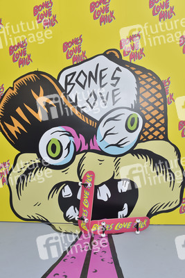 Start der Kampagne 'Bones Love Milk' in Huntington Beach