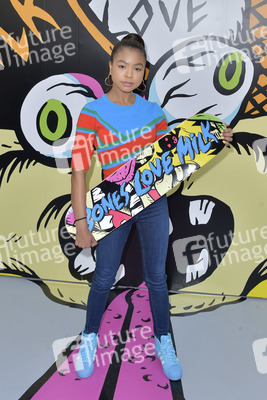 Start der Kampagne 'Bones Love Milk' in Huntington Beach