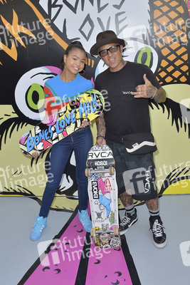 Start der Kampagne 'Bones Love Milk' in Huntington Beach