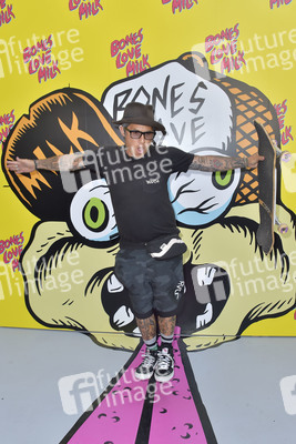 Start der Kampagne 'Bones Love Milk' in Huntington Beach