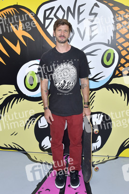 Start der Kampagne 'Bones Love Milk' in Huntington Beach