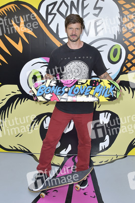 Start der Kampagne 'Bones Love Milk' in Huntington Beach