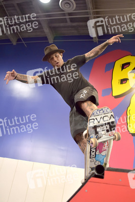 Start der Kampagne 'Bones Love Milk' in Huntington Beach