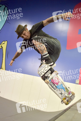 Start der Kampagne 'Bones Love Milk' in Huntington Beach