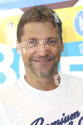 Patrick Bach im 80er Café in Hamburg