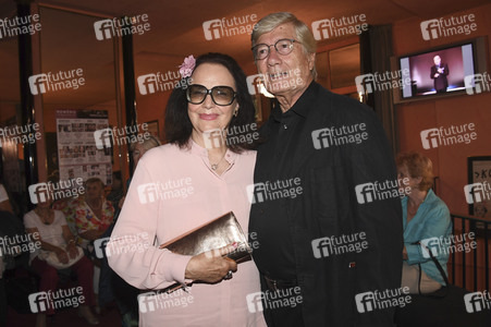 Theaterpremiere 'Wir sind die Neuen' in München