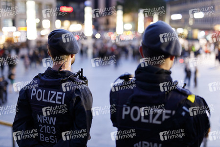 Mahnwache und Gegedemo in Köln