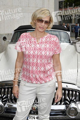 Theaterpremiere 'Zuhause bin ich Darling' in Berlin