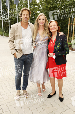 Jubiläums-Event '3000 Folgen Rote Rosen' in Adendorf