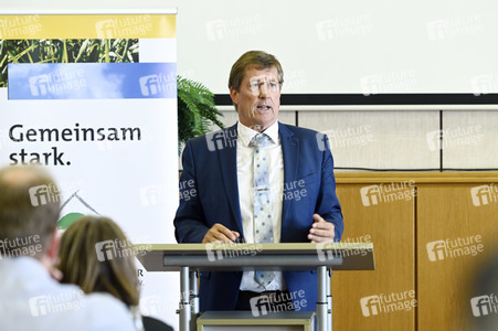 Julia Klöckner beim Forum 'Gemüseanbau im Fokus' in Mutterstadt