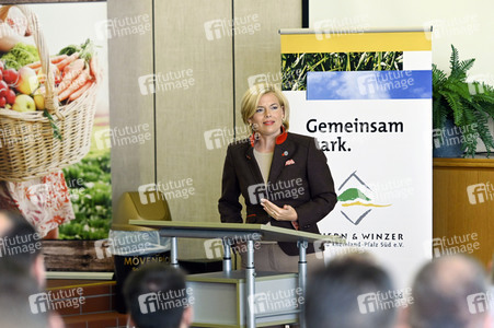 Julia Klöckner beim Forum 'Gemüseanbau im Fokus' in Mutterstadt