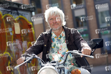 Photocall 'Besuch aus dem Westen - Jürgen Becker unterwegs im Osten Deutschlands' in Köln