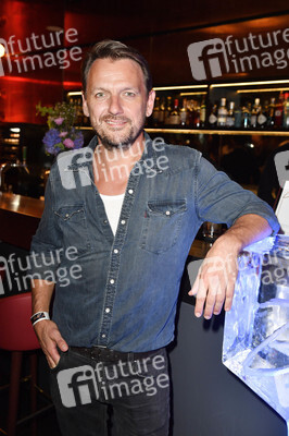 Eröffnung der 'BAR bOx' von Jimi Blue Ochsenknecht in Berlin