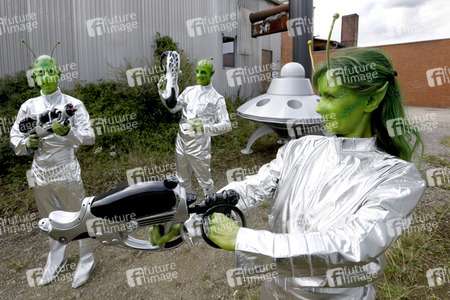 GEEK ART: Kleine grüne Männchen / Little Green Men Bodypainting