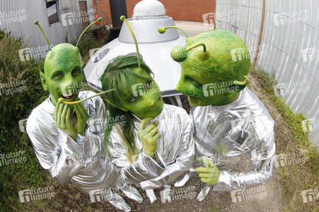 GEEK ART: Kleine grüne Männchen / Little Green Men Bodypainting
