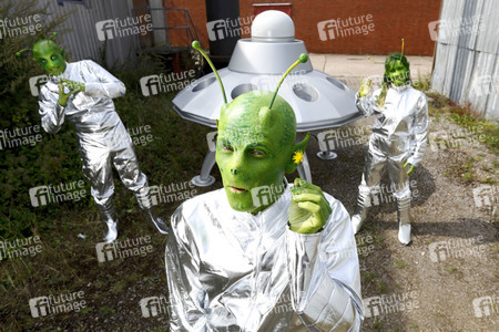 GEEK ART: Kleine grüne Männchen / Little Green Men Bodypainting