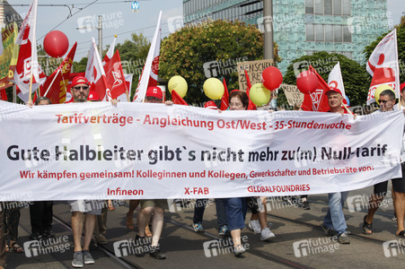 Demonstration 'Unteilbar' in Dresden