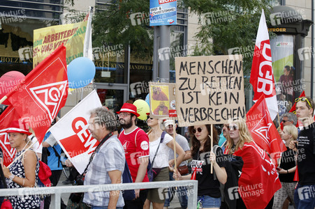 Demonstration 'Unteilbar' in Dresden