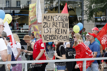 Demonstration 'Unteilbar' in Dresden