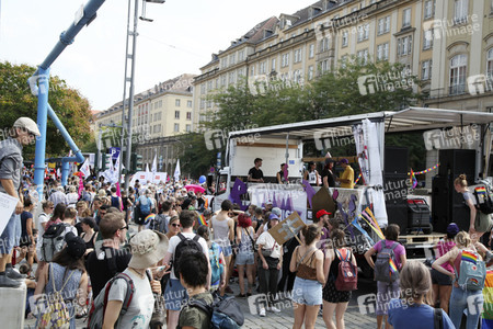 Demonstration 'Unteilbar' in Dresden