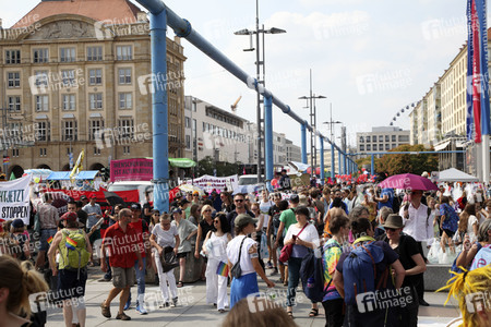 Demonstration 'Unteilbar' in Dresden