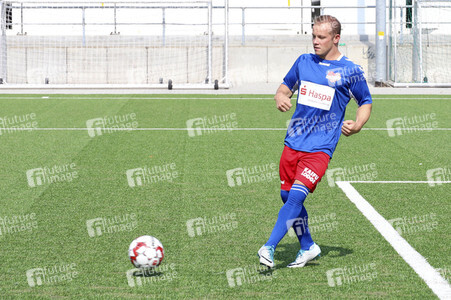 Benefiz-Fußballspiel 'Kicken mit Herz' 2019 in Hamburg