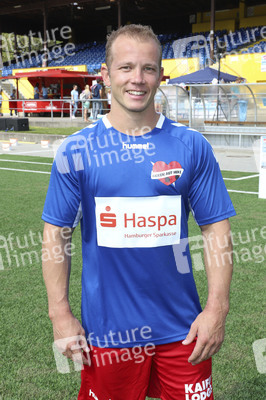 Benefiz-Fußballspiel 'Kicken mit Herz' 2019 in Hamburg