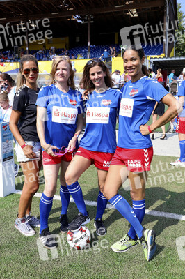 Benefiz-Fußballspiel 'Kicken mit Herz' 2019 in Hamburg