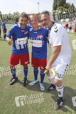Benefiz-Fußballspiel 'Kicken mit Herz' 2019 in Hamburg