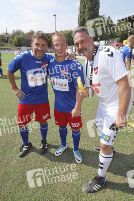 Benefiz-Fußballspiel 'Kicken mit Herz' 2019 in Hamburg