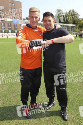 Benefiz-Fußballspiel 'Kicken mit Herz' 2019 in Hamburg