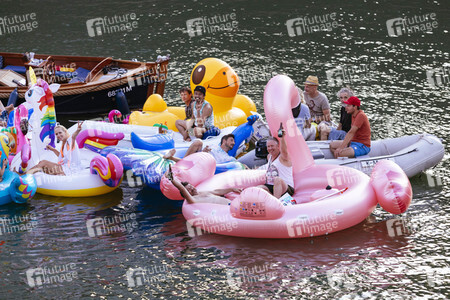 Symbolfoto Schwimminsel