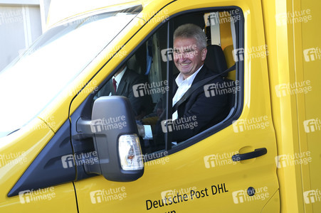 Inbetriebnahme des 10000sten DHL StreetScooters in Köln