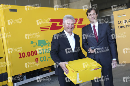 Inbetriebnahme des 10000sten DHL StreetScooters in Köln