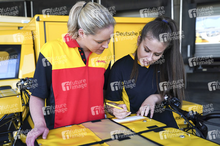 Inbetriebnahme des 10000sten DHL StreetScooters in Köln
