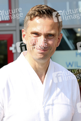 Martin Dulig beim Wählen in Moritzburg