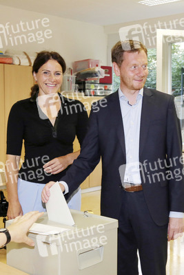 Michael Kretschmer beim Wählen in Dresden
