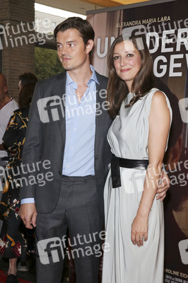 Filmpremiere 'Und der Zukunft zugewandt' in Berlin