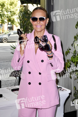 Präsentation von Natascha Ochsenknechts Brillenkollektion in Berlin